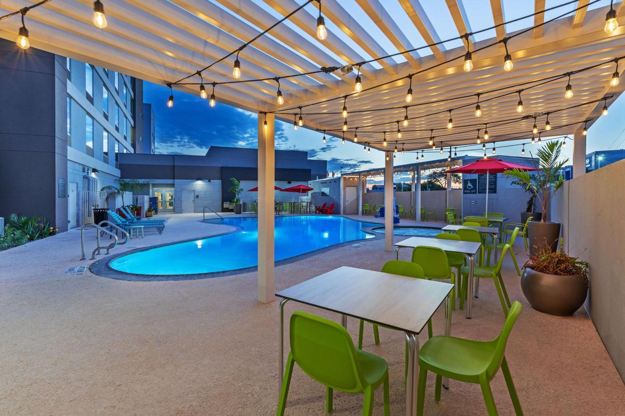 Hotel Tru By Hilton Laredo Airport Area, Tx Esterno foto